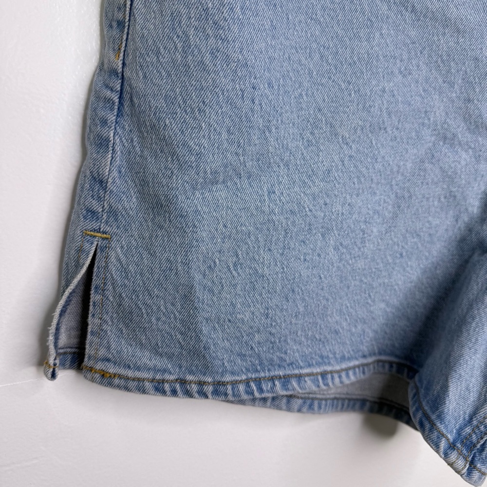 ABERCROMBIE NWT High Rise The Dad Light Wash Shorts - Picture 5 of 7